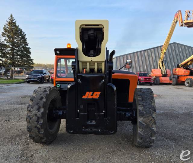2019 JLG 1055