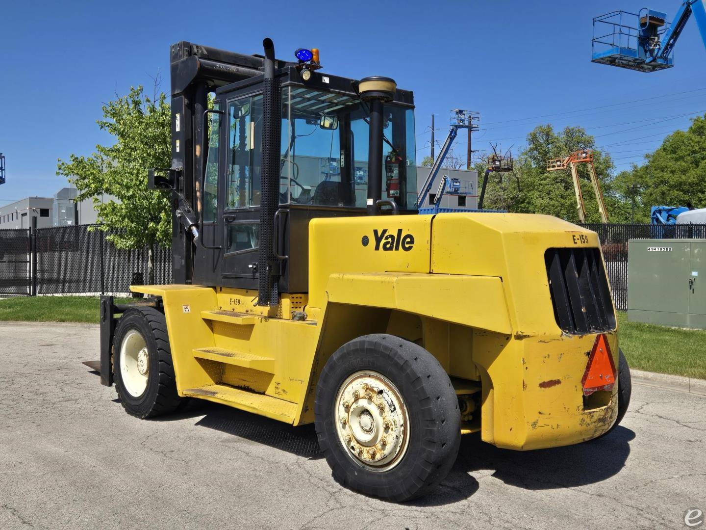 2000 Yale GDP230DA