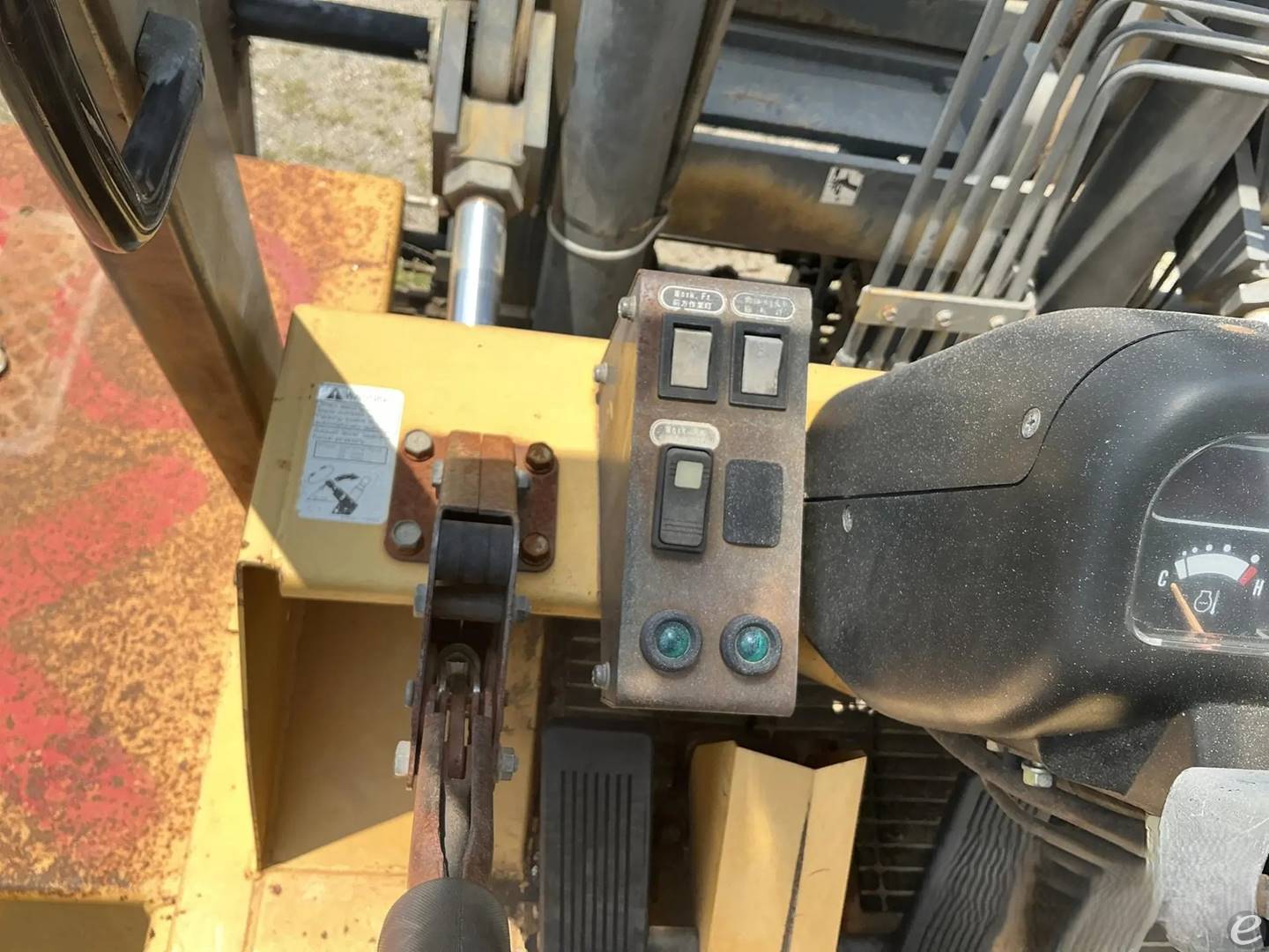 2006 Cat DP100