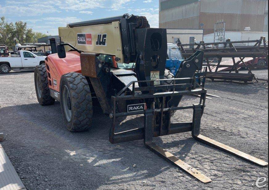 2017 JLG 1255