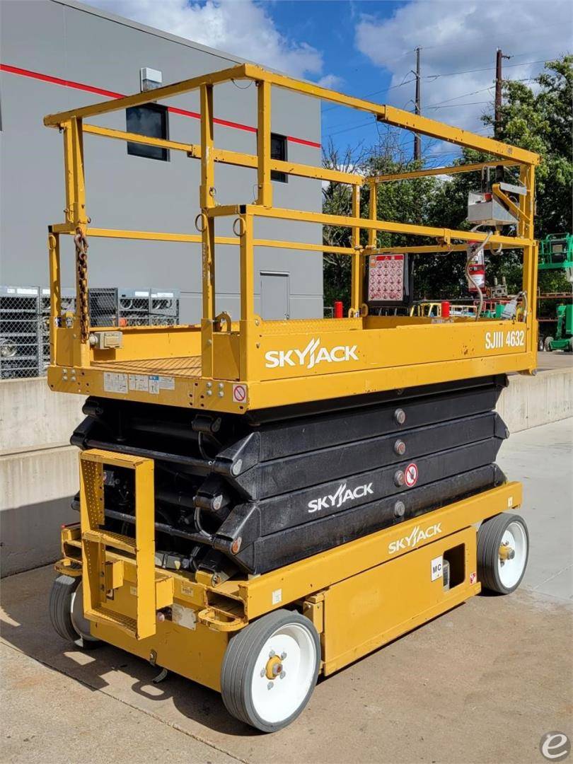 2017 Skyjack SJIII4632 Electric Scissor Lift - 123Forklift