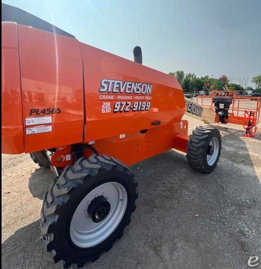 2014 JLG 600S