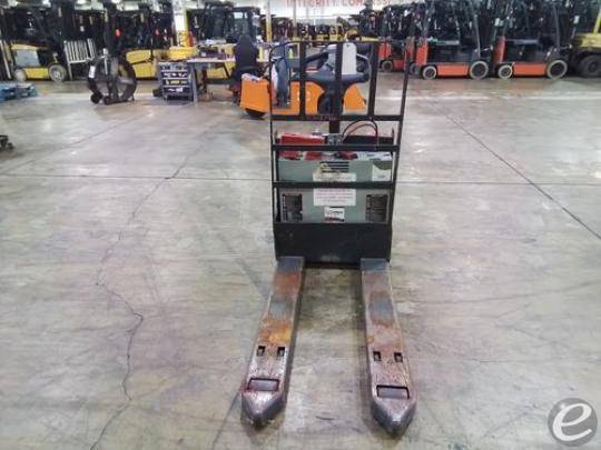 2021 Raymond 8210