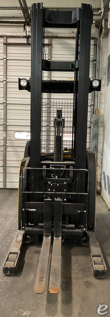 2019 Yale NR040EB