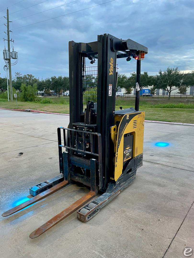 2020 Yale NR045EB Electric Reach Tr...