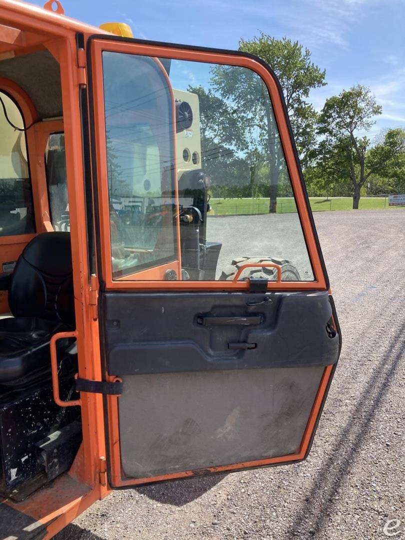 2012 JLG 1255