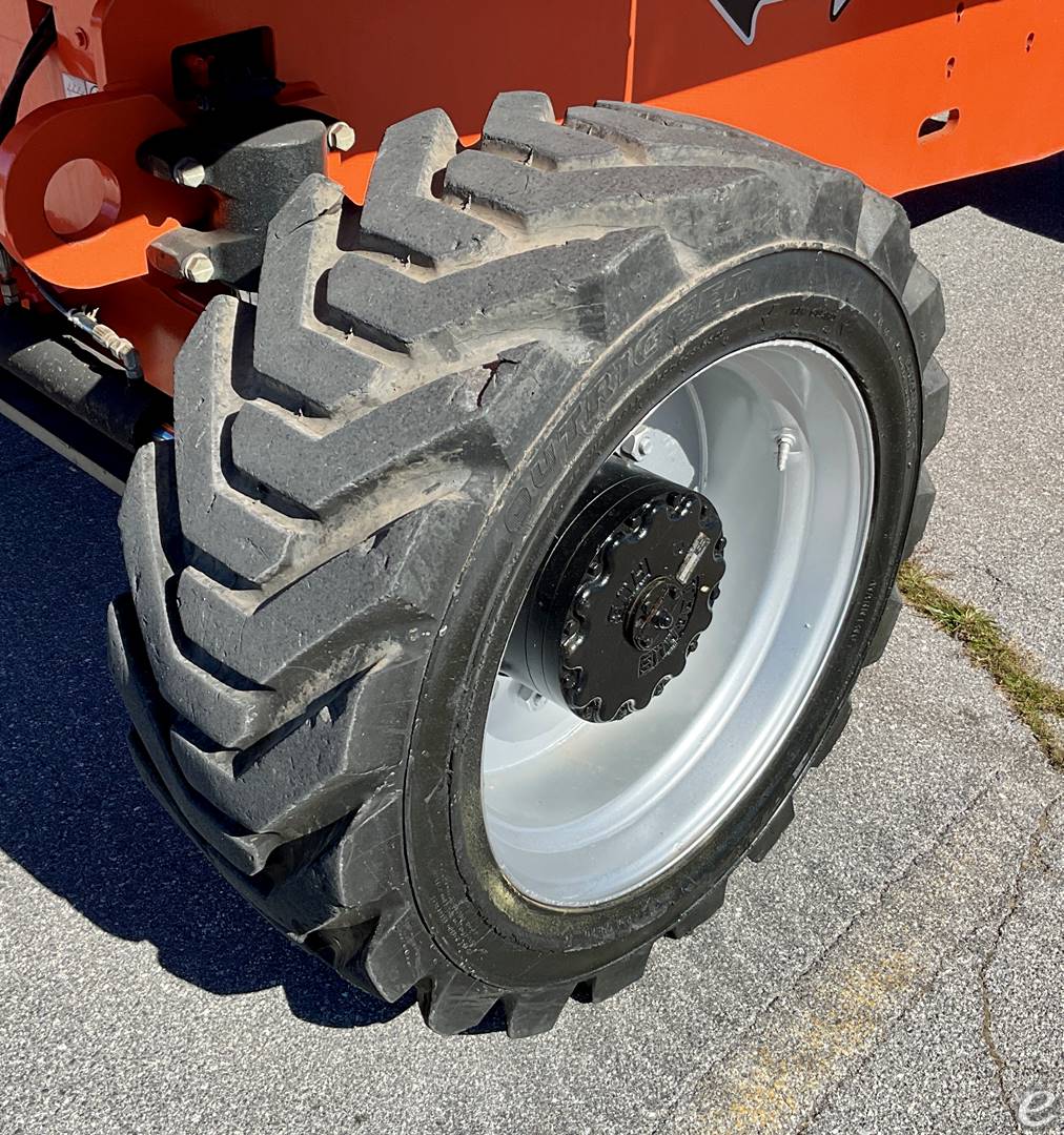 2016 JLG 800S
