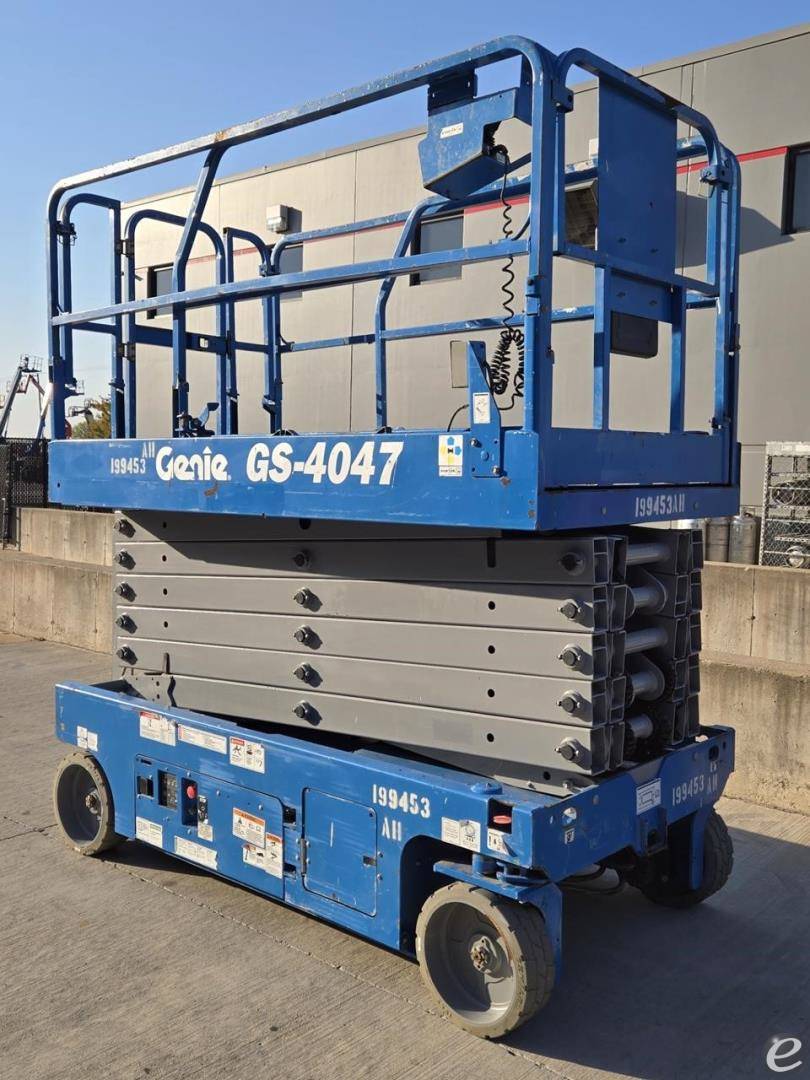 2017 Genie GS4047 Electric Scissor Lift - 123Forklift