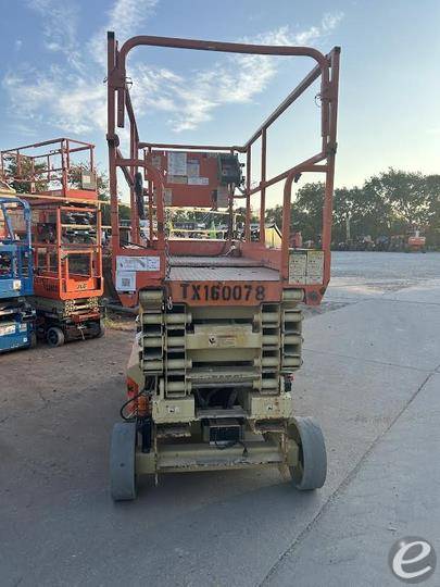 2017 JLG 3246ES