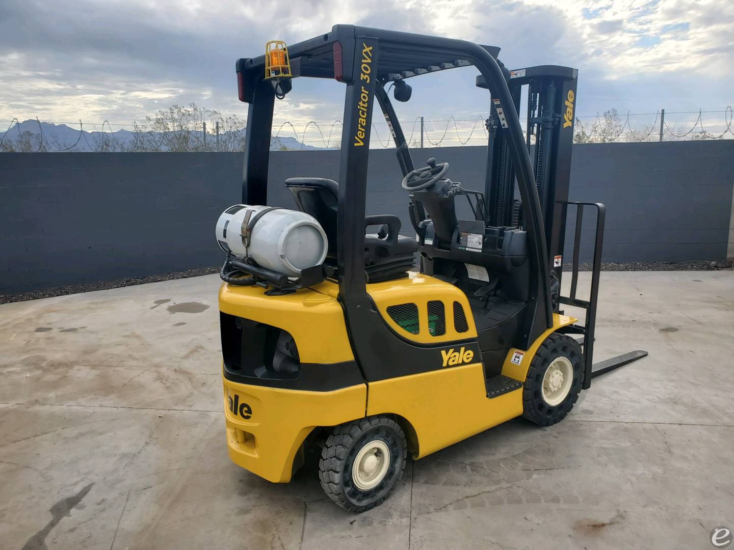 2016 Yale GLP030VX