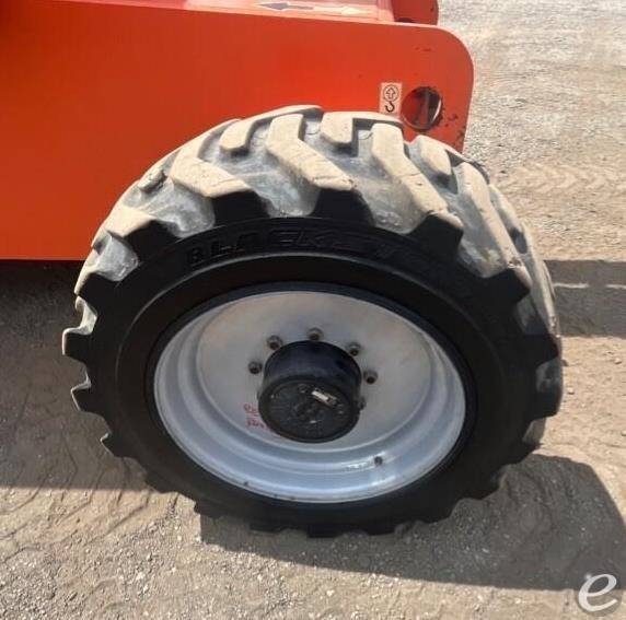 2015 JLG 660SJ