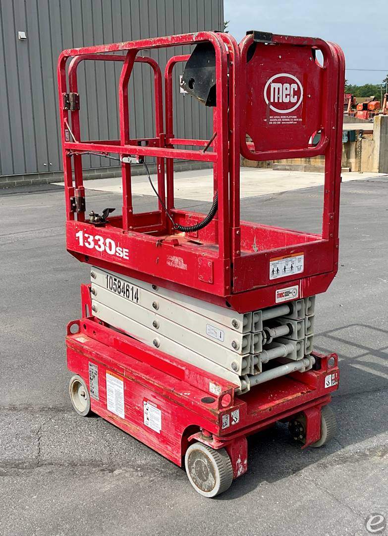 2017 JLG 1330SE