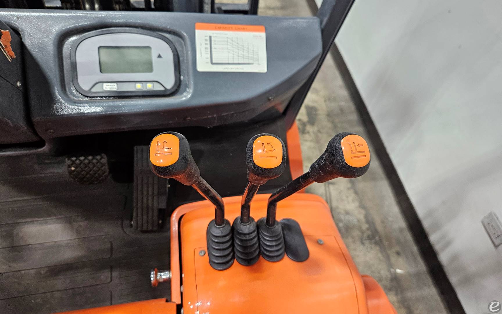 2017 Viper Lift Trucks FB35