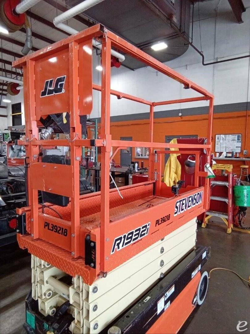 2021 JLG R1932i