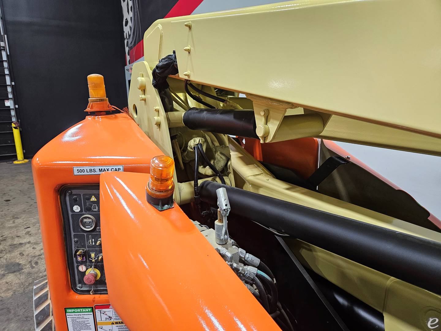 2015 JLG E450AJ