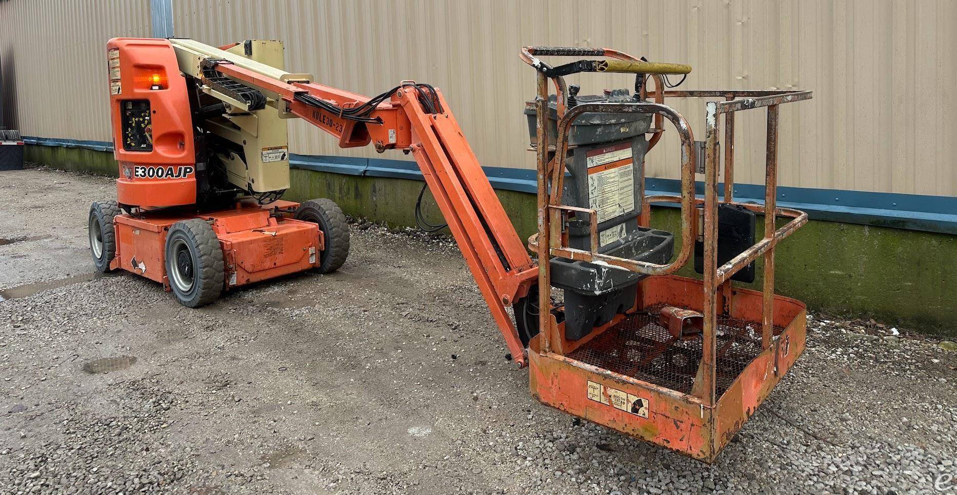 2010 JLG E300AJP Electric Boom Lift - 123Forklift
