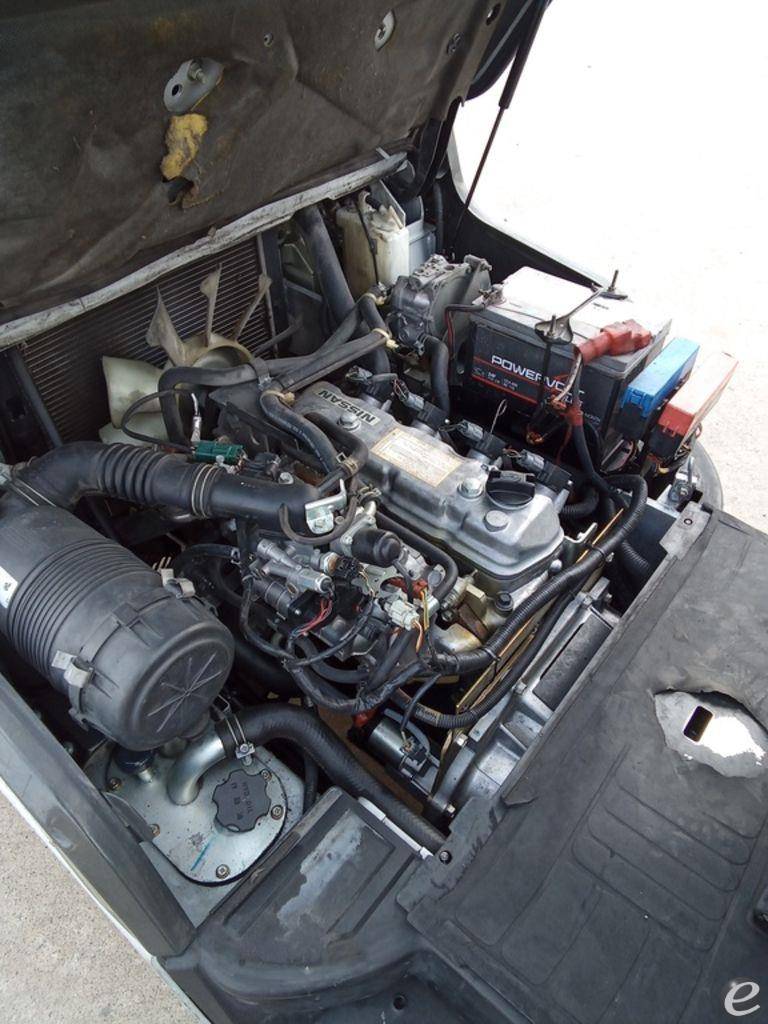 2011 Nissan MP1F2A25LV