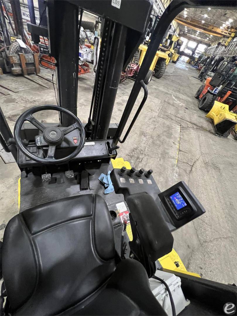 2015 Hoist Liftruck F300