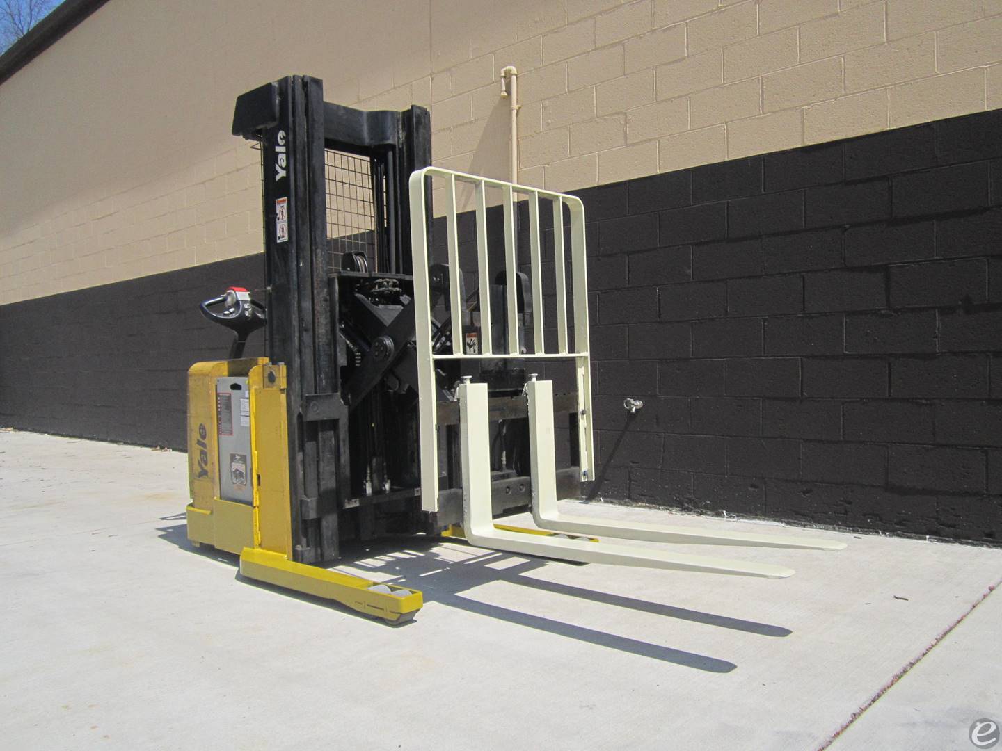 2004 Yale MRW030EN24TE078 Electric Forklift - 123Forklift