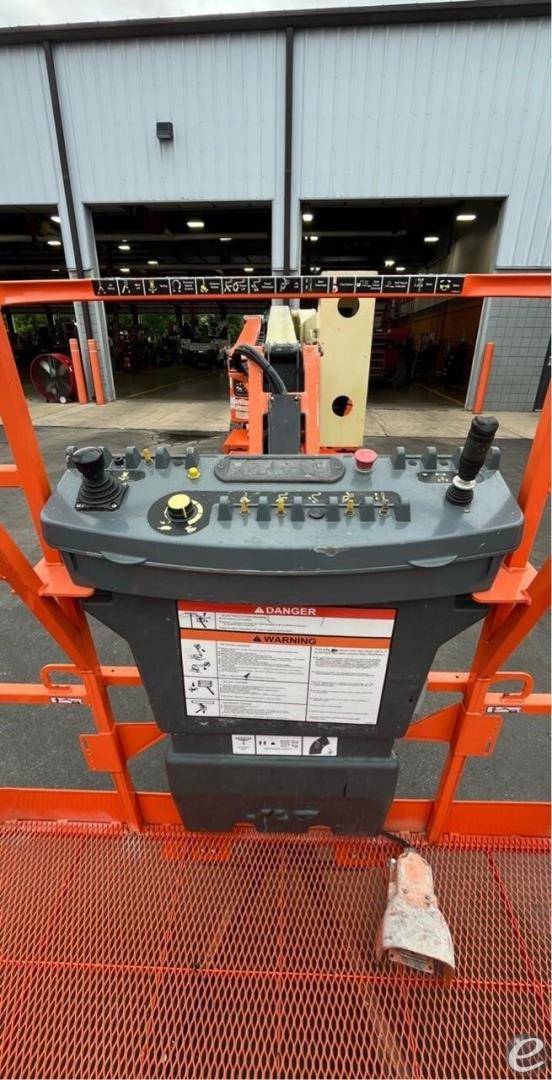 2015 JLG E450AJ
