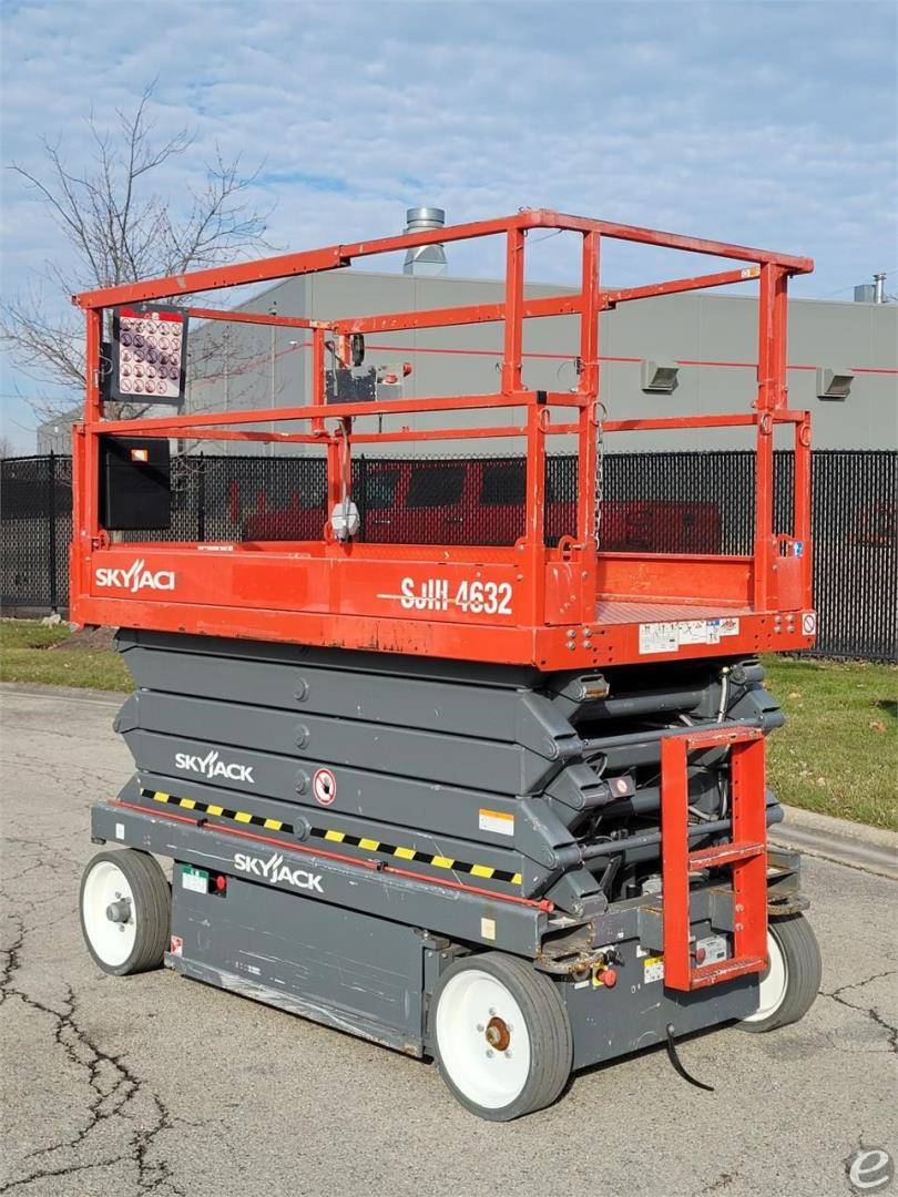 2014 Skyjack SJIII4632 Electric Scissor Lift - 123Forklift