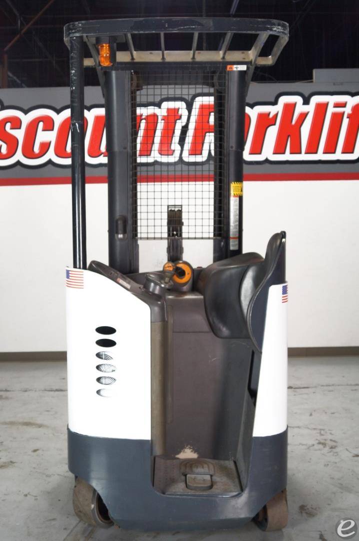 2008 Crown RR5715-40 Electric Reach Truck - 123Forklift