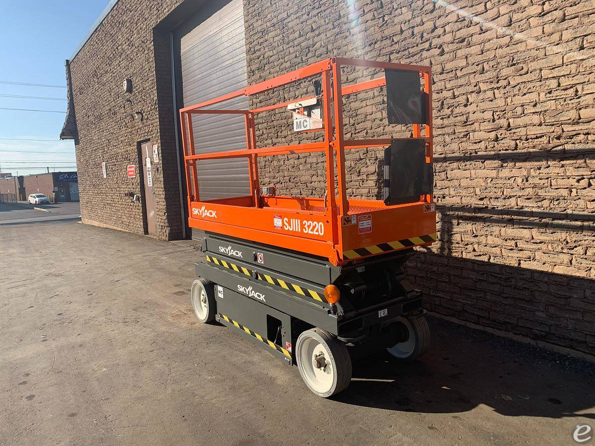 2013 Skyjack 3220