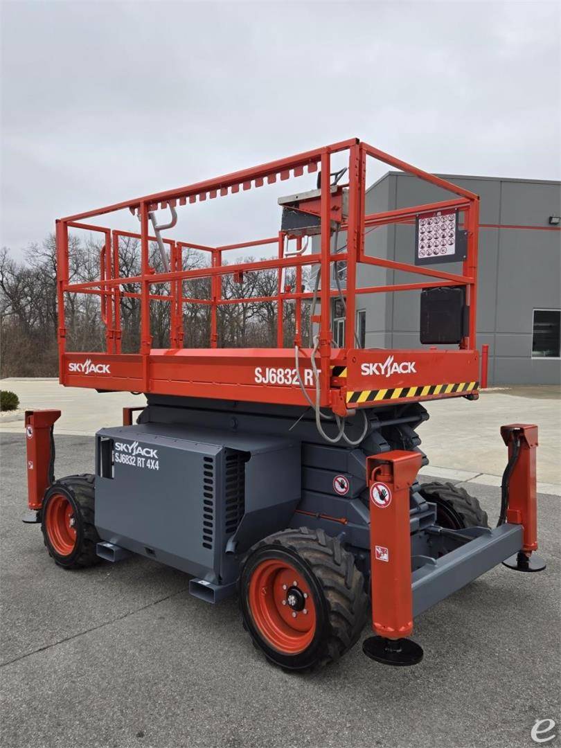 2013 Skyjack SJ6832RT Diesel Scissor Lift - 123Forklift