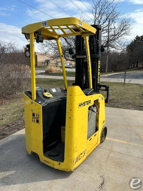 2016 Hyster E35HSD3 Electric Forklift - 123Forklift