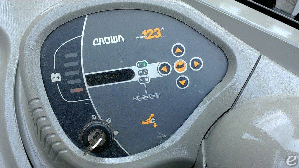 2009 Crown RC5530C-30TT190D