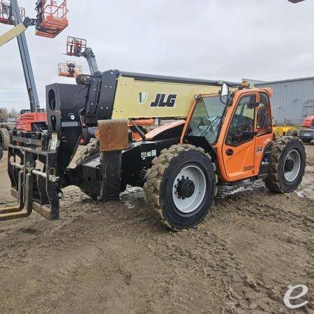 2020 JLG 1055
