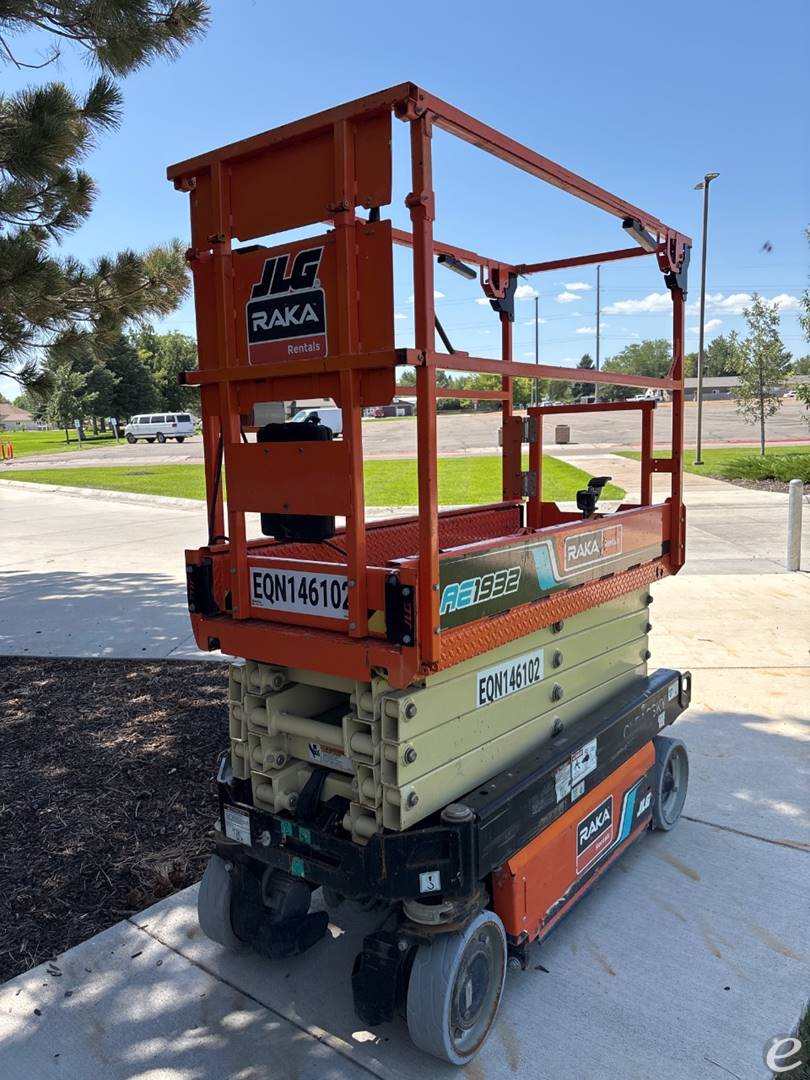 2020 JLG AE1932