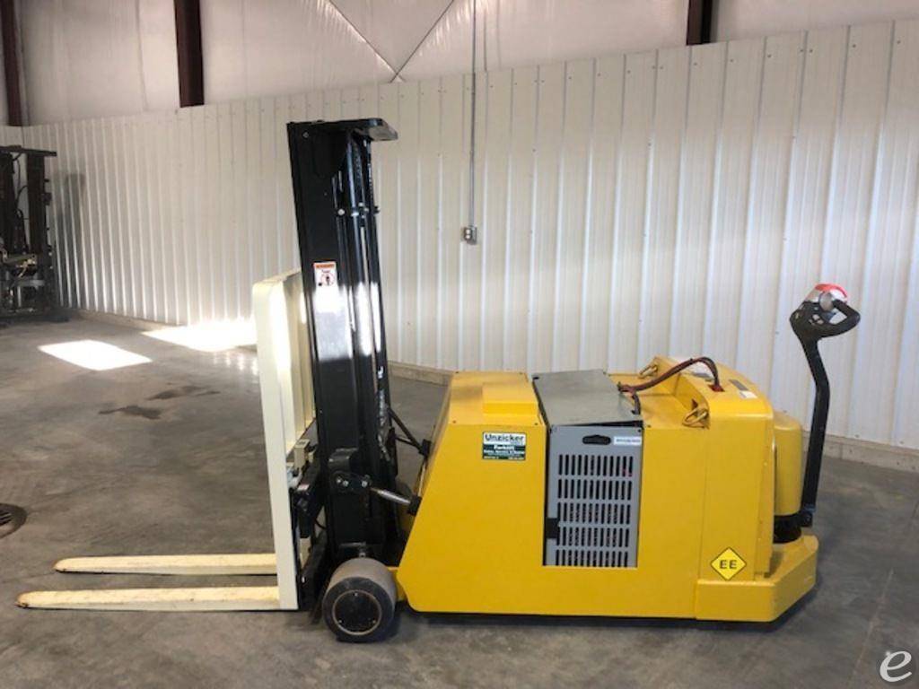 2018 Yale Pallet Stackers MCW040-E