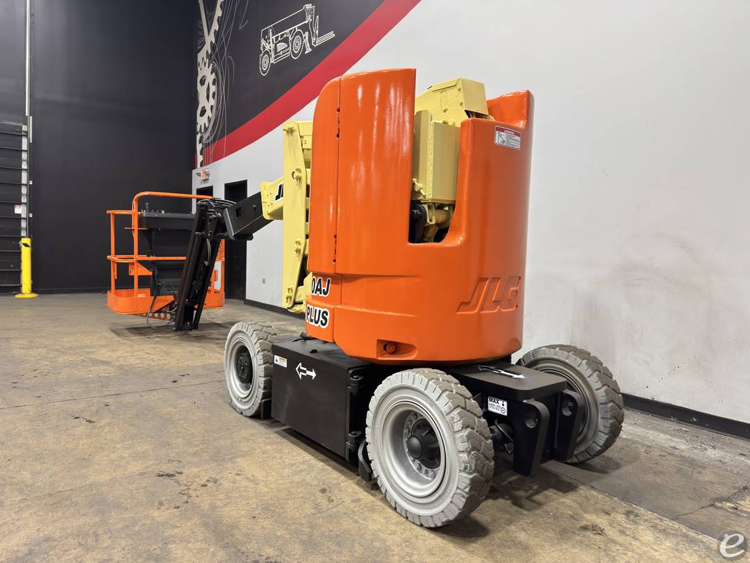 2014 JLG E300AJP