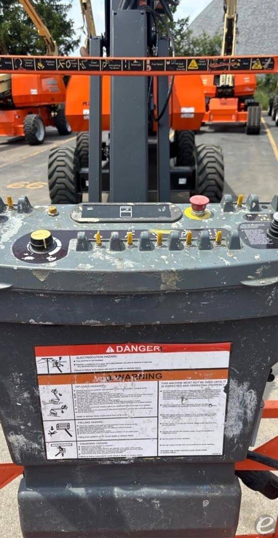 2015 JLG 800AJ