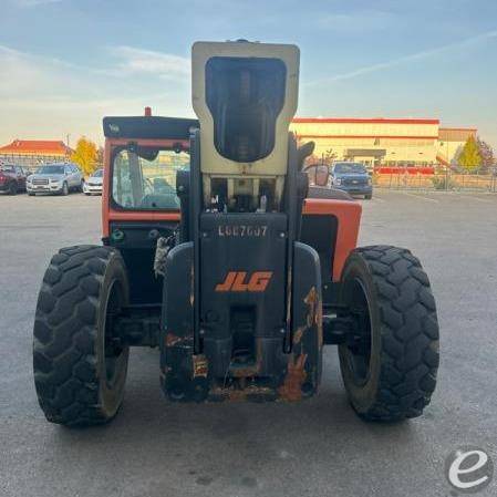 2016 JLG 1055