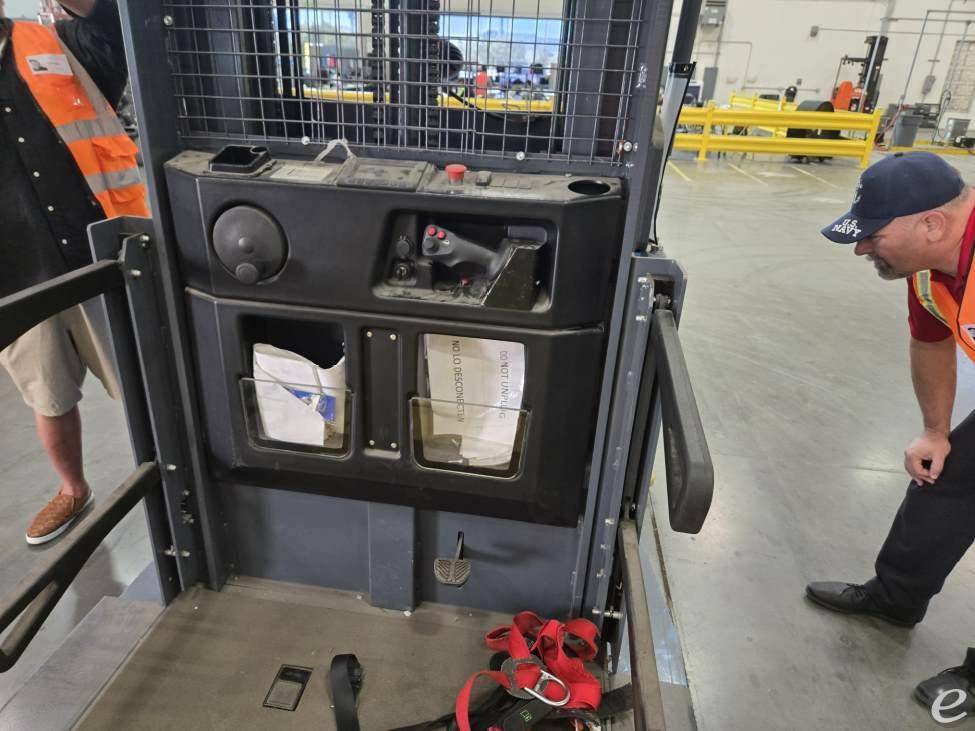 2022 Eoslift MHB13-95 Electric Order Picker - 123Forklift