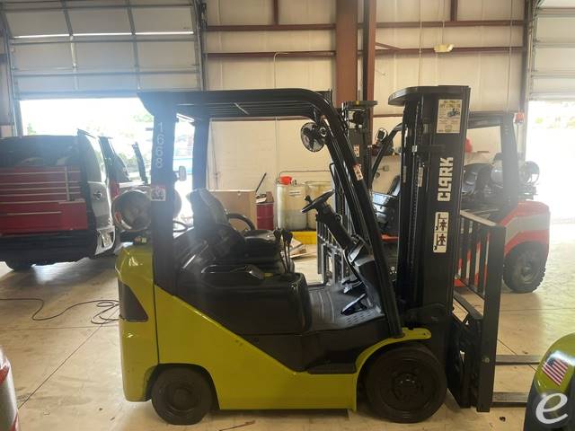 2021 Clark S25CL