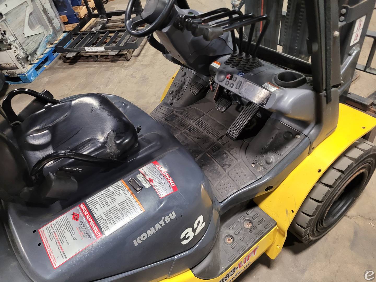 2015 Komatsu FG32SHT-16 LP Gas Forklift - 123Forklift