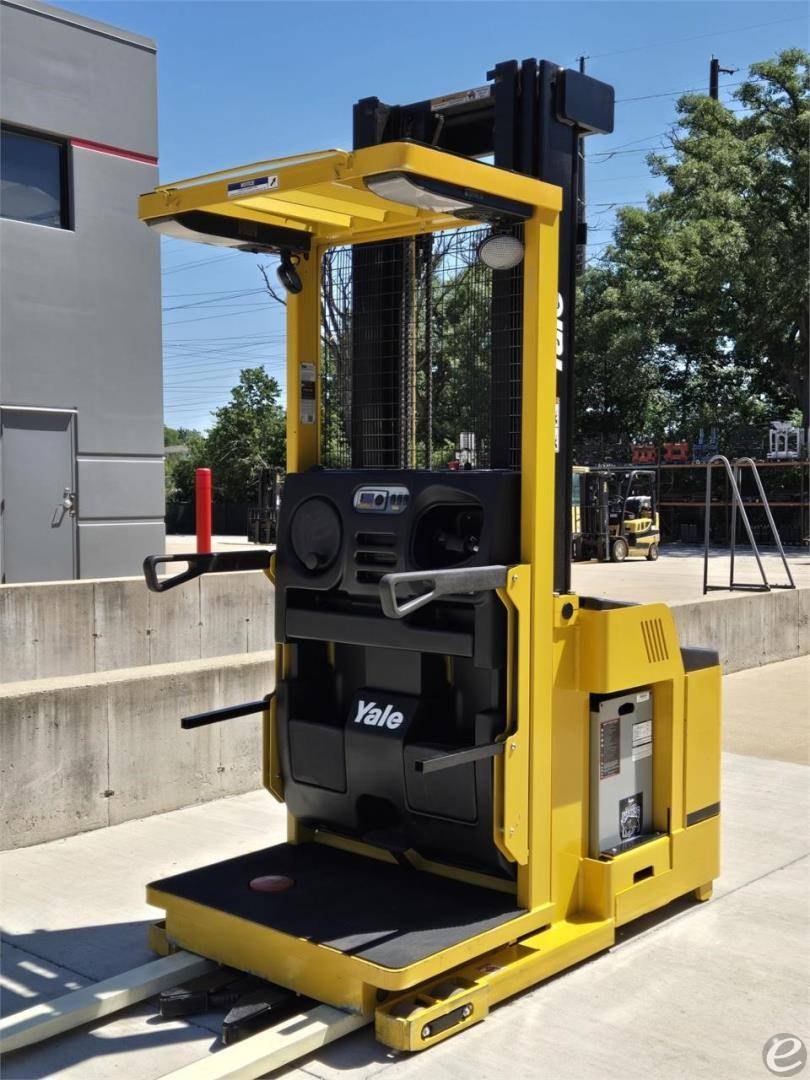 2020 Yale OS030EF Electric Order Picker - 123Forklift