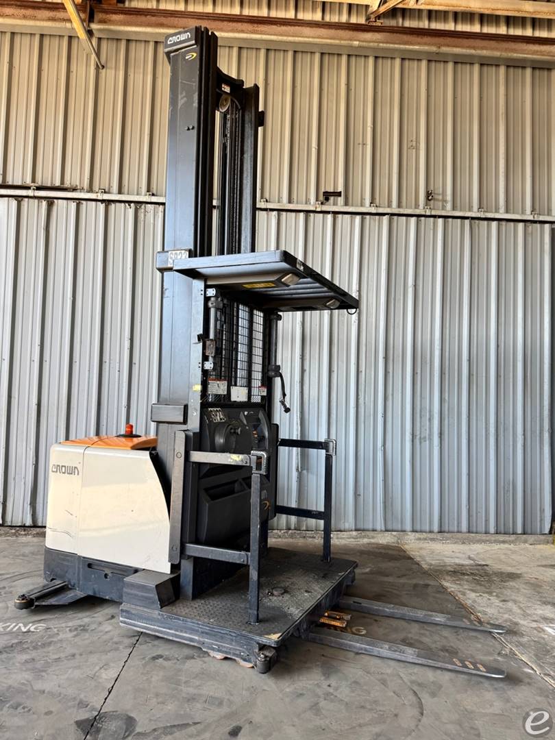 2018 Crown SP4050-30