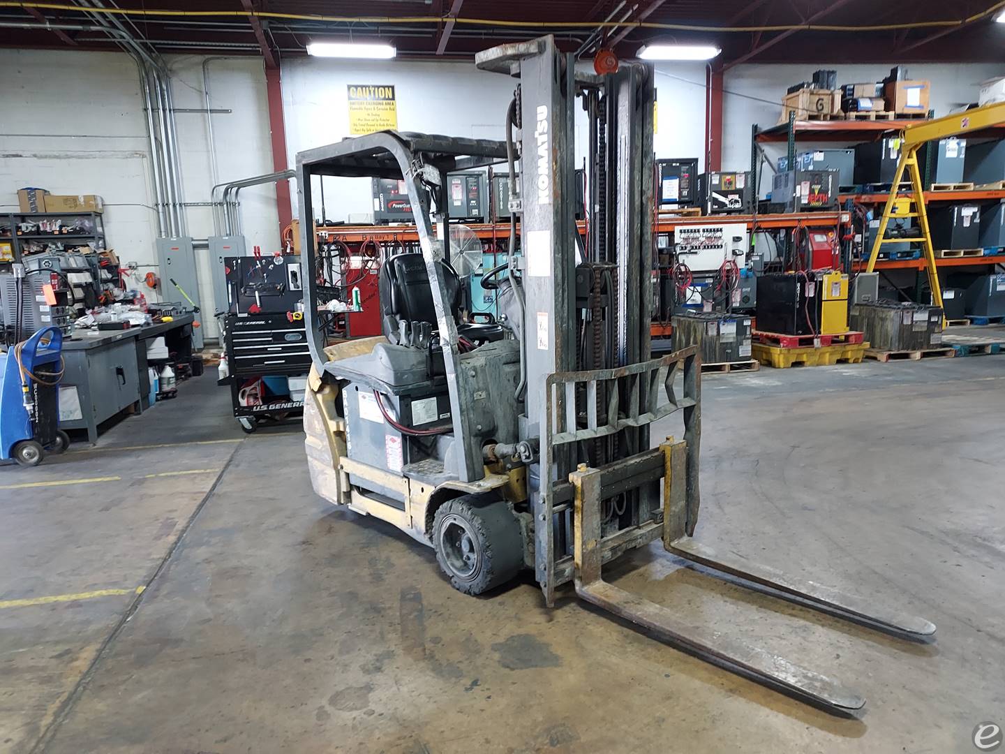 2017 Komatsu FB20MU-12 Electric Forklift - 123Forklift
