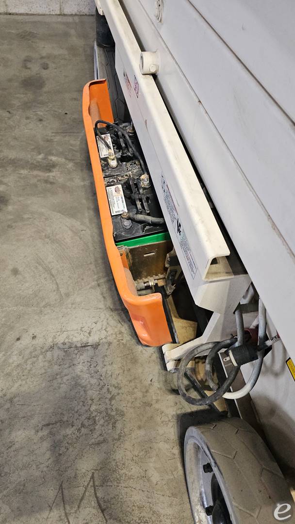 2005 JLG 2630ES