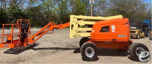2017 JLG 450AJ
