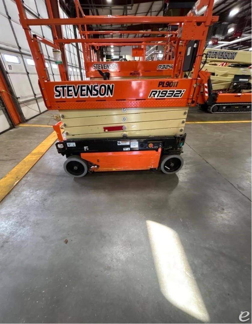 2021 JLG R1932i
