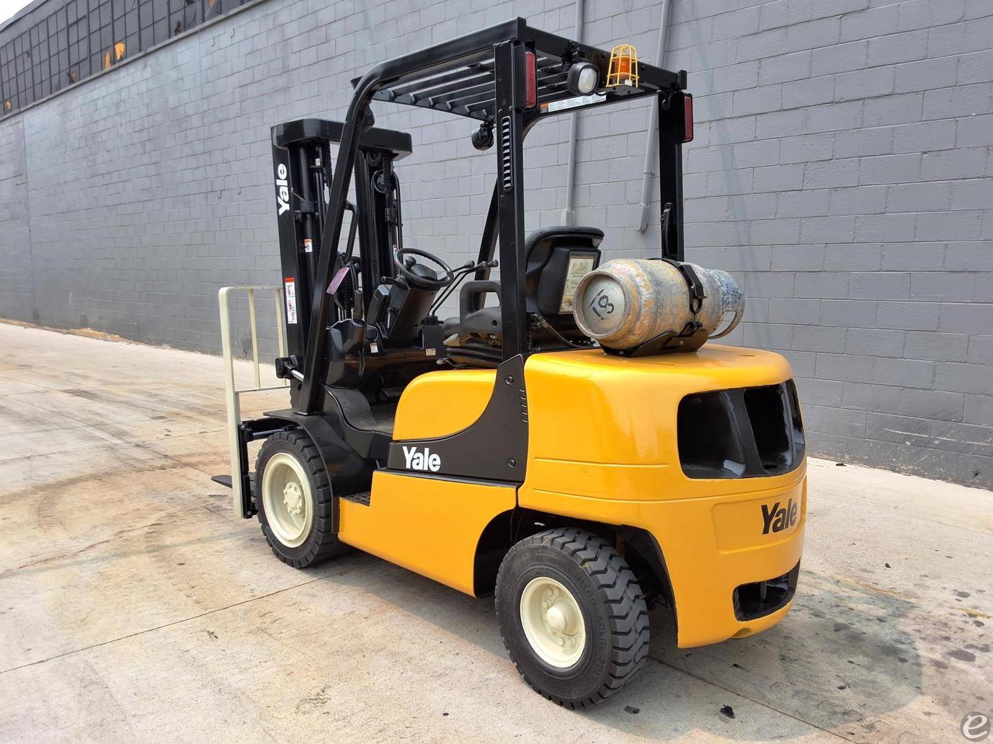 2022 Yale GLP060MX