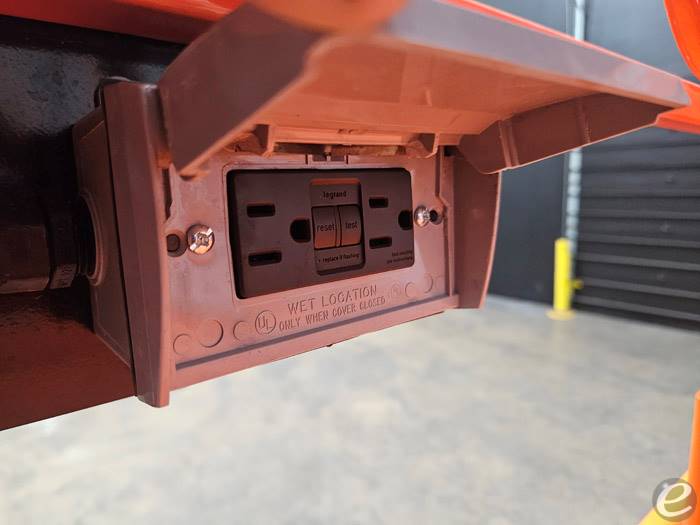 2025 JLG RT2669