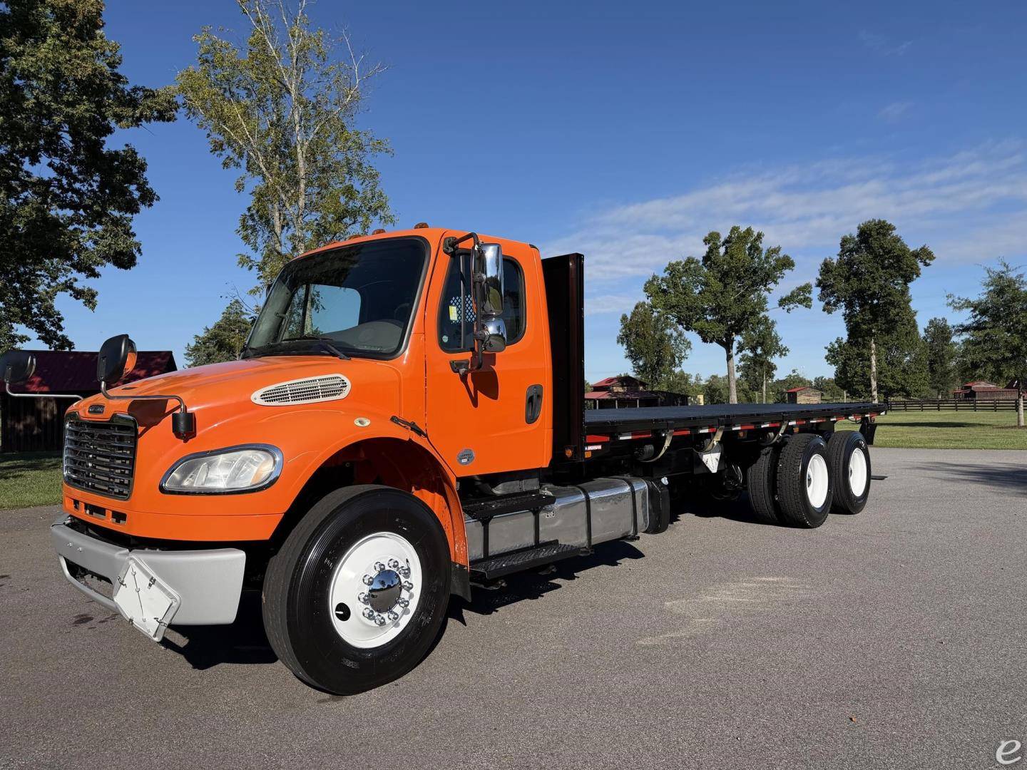 2017 Freightliner BUSINESS CLASS M2 106