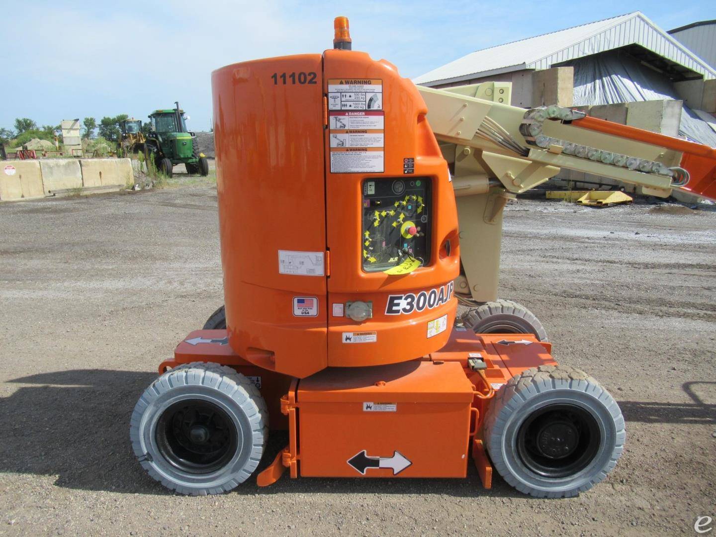 2013 JLG E300AJP