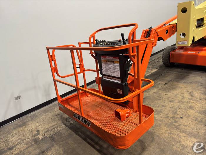 2013 JLG E450AJ